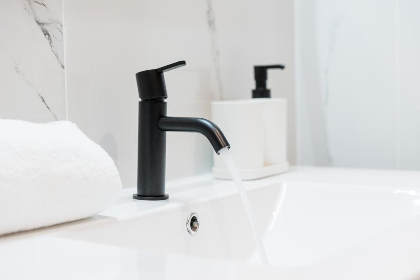 Guestready - Poet'S Modern Retreat Apartman Porto Kültér fotó